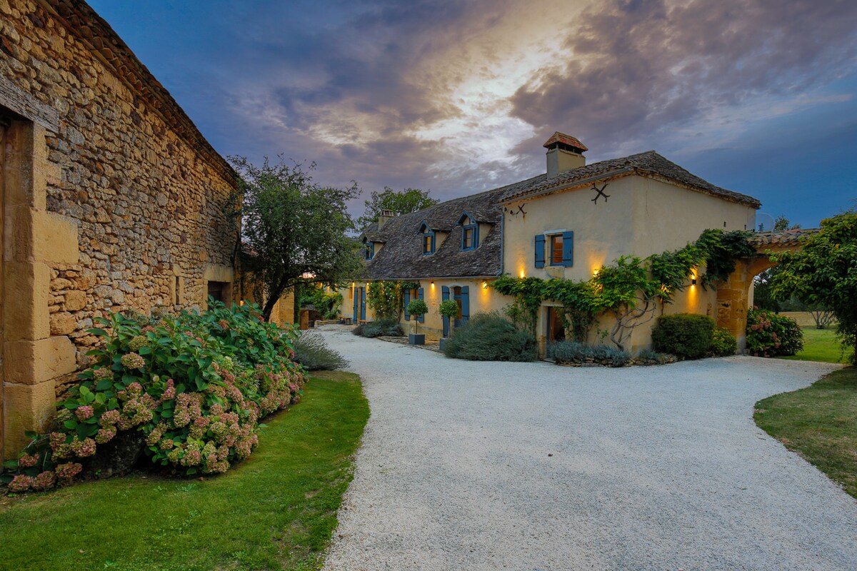 Le Mas - gorgeous Dordogne house and heated pool