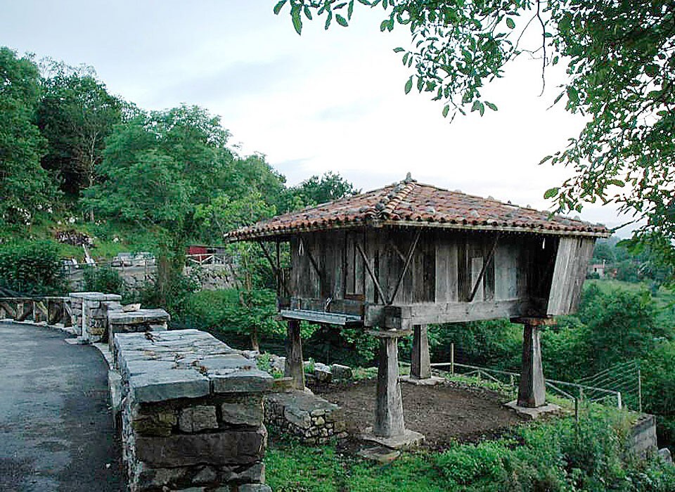 Casa Escuela de Torín