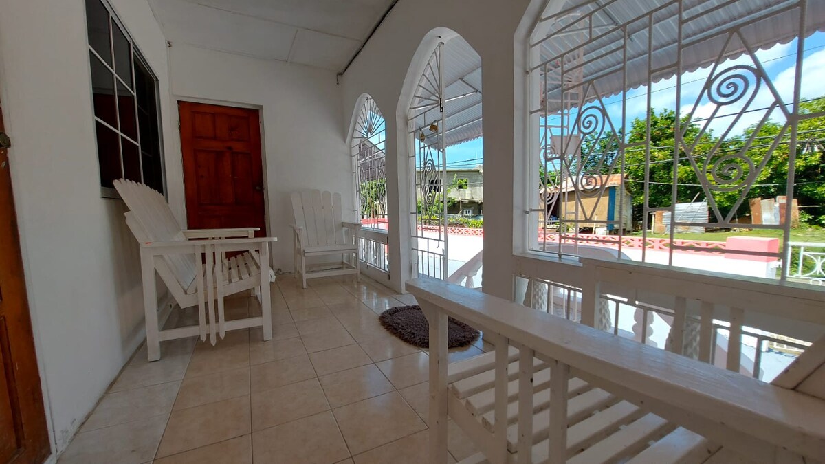 3 bed in St Thomas Jamaica