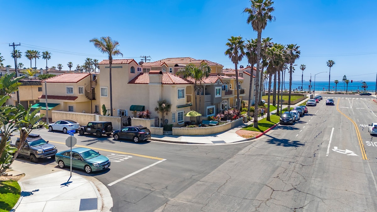 Huntington Beach Home only 100 feet from the Sand!