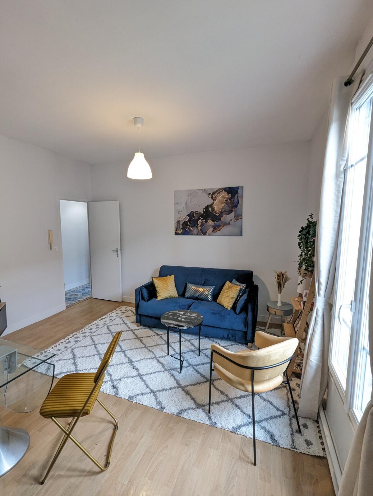 Chic high-end flat in city center 25min from Paris