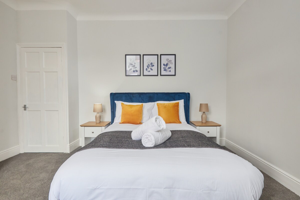 Charming 2-Bedroom Flat in Darlington
