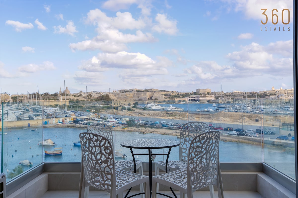 Lovely Waterfront Apt with Stunning Views in Gzira