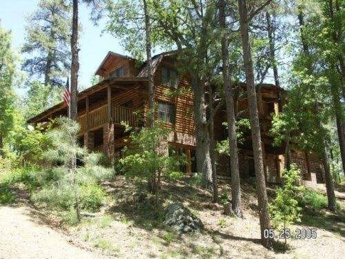 Log Cabin Retreat/Mountain Pines
