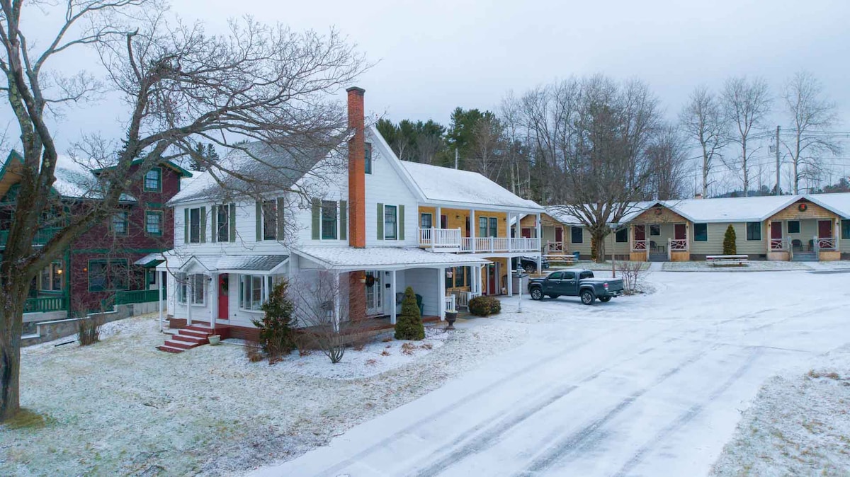 Entire Hotel | 50 People | Snowshoe Lodge