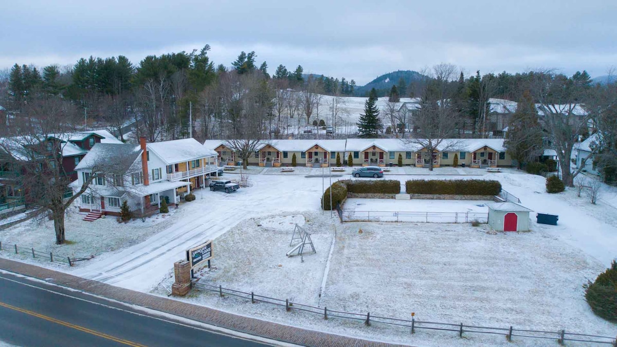 Entire Hotel | 50 People | Snowshoe Lodge