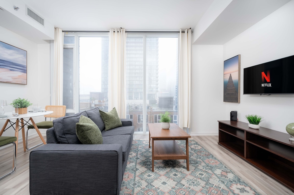 Perfect Junior 1BR by CN Tower