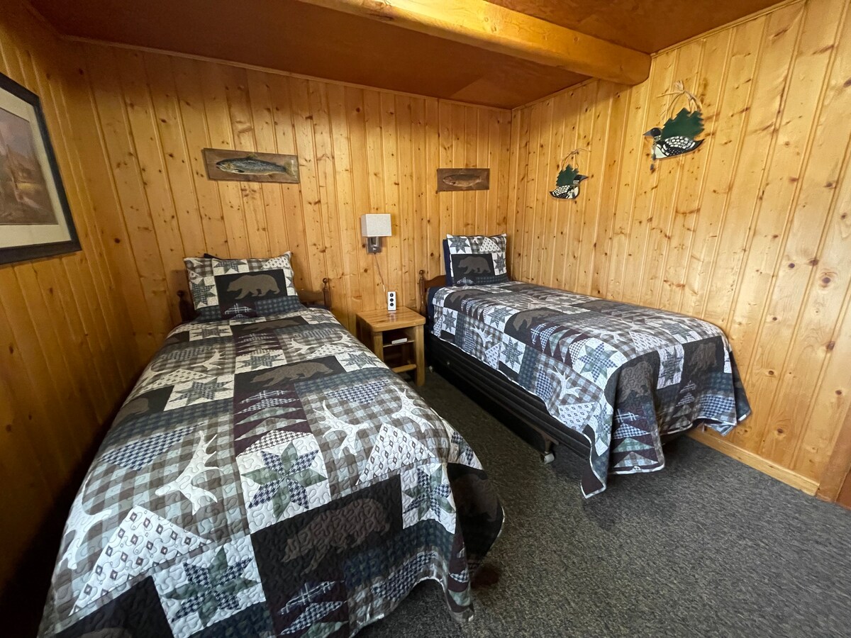 The Lodge - Room 1