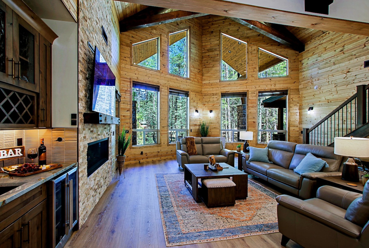 Luxury Cabin in a woods! 7000 ft elevation!