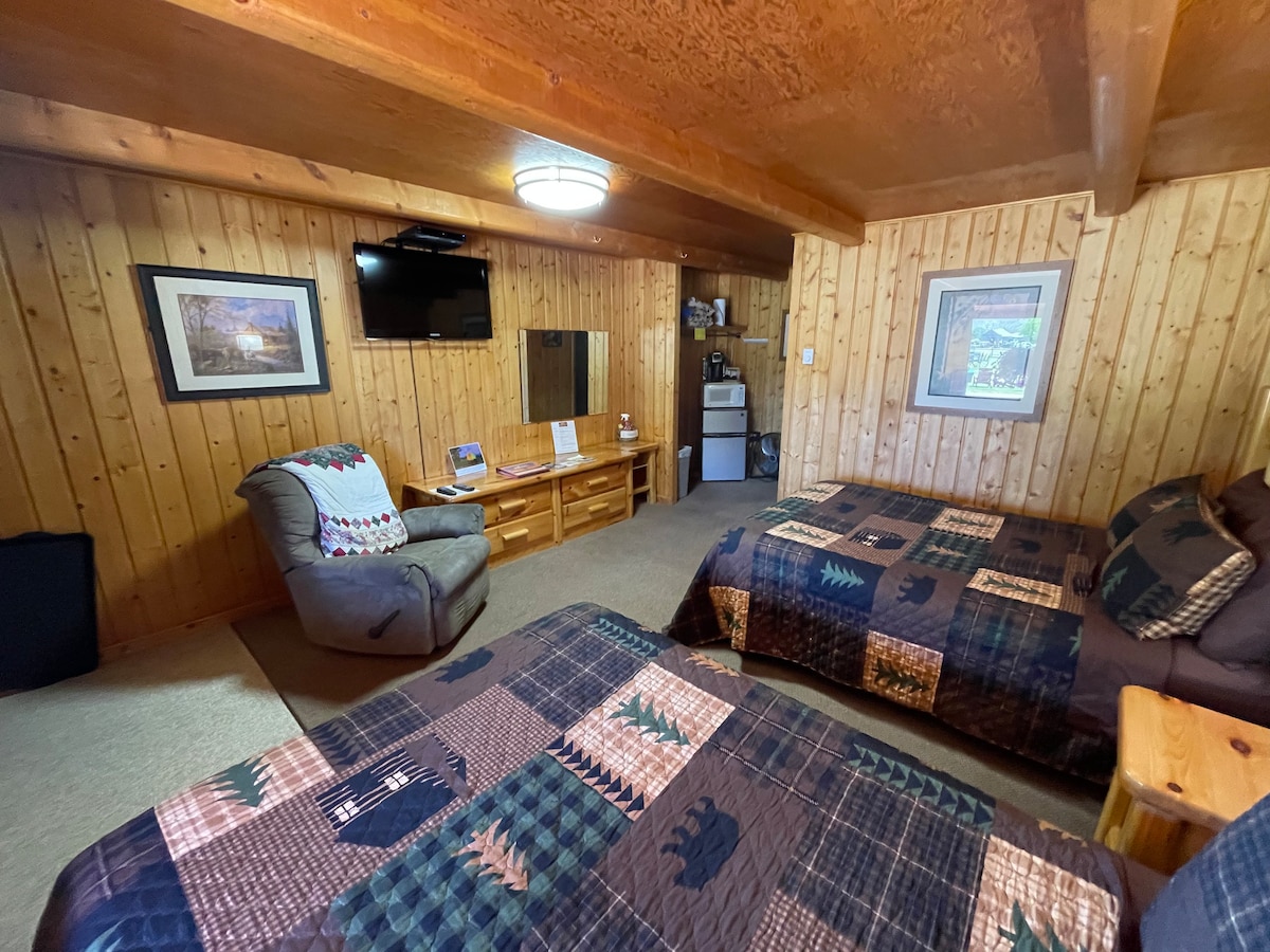 The Lodge - Room 7
