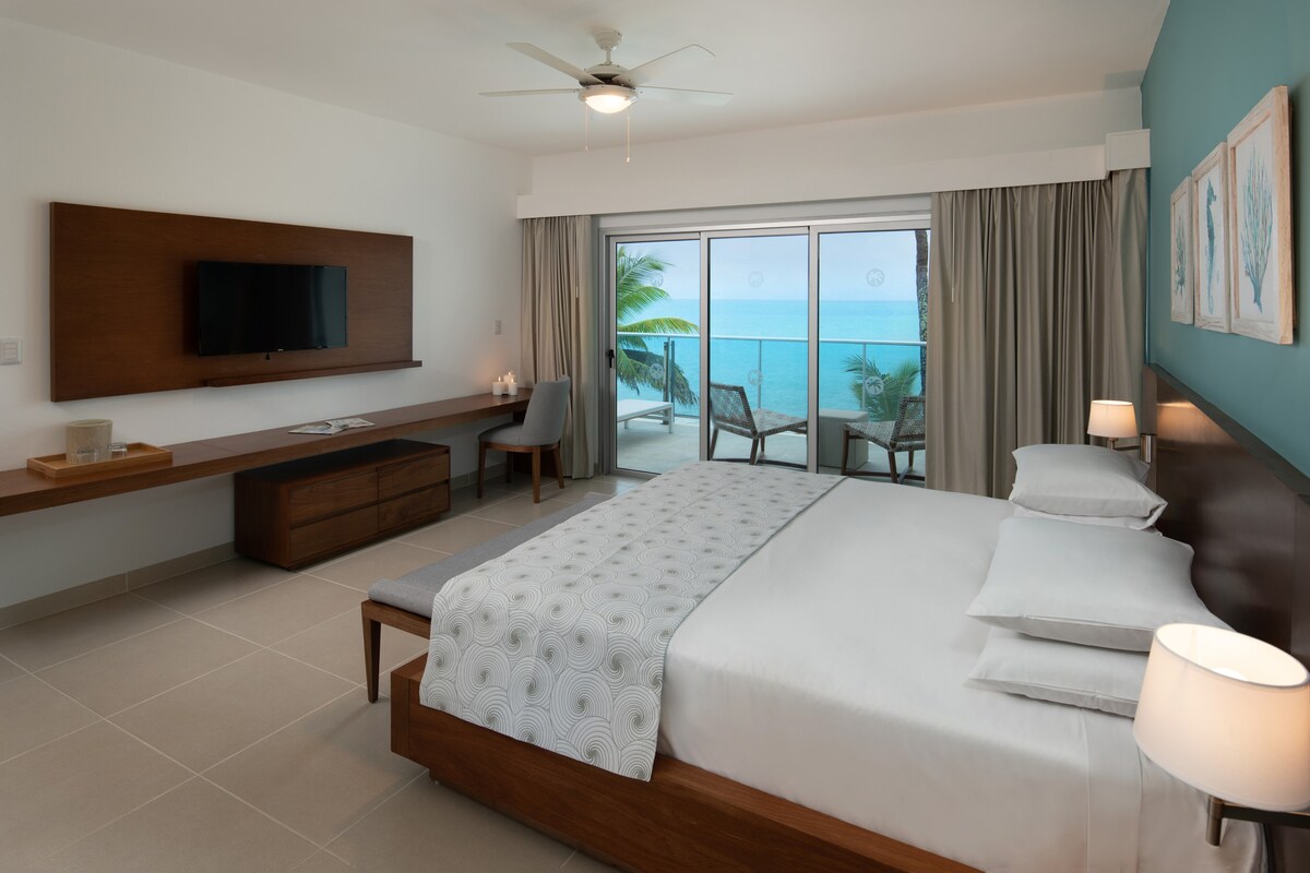 Stylish Ocean-View 2-Bedroom Suite w/ Beach Access