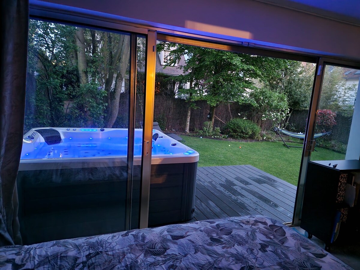 VILLA Jacuzzi&Jardin,métro à 30m