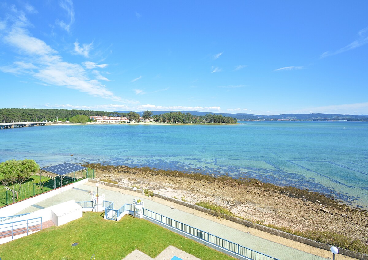 Apartamento con piscina frente a Isla de La Toja