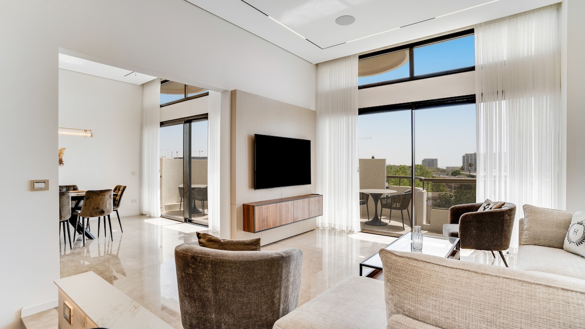 Luxury Modern Duplex W/Sea View