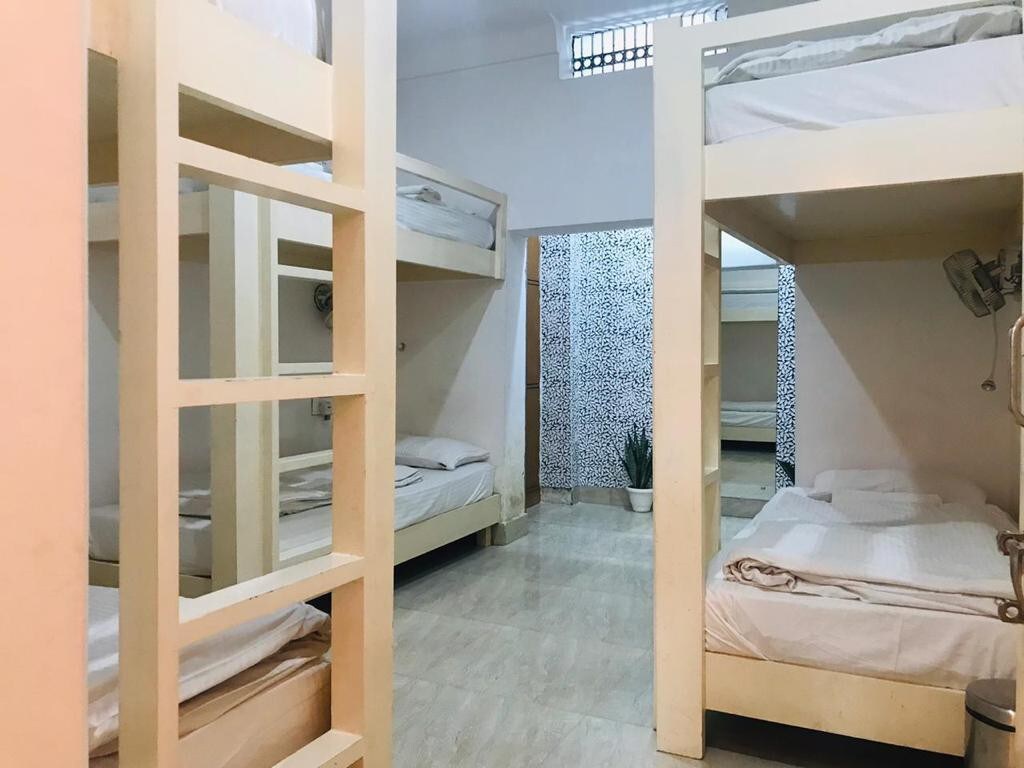 Bunk Bed With shared washroom