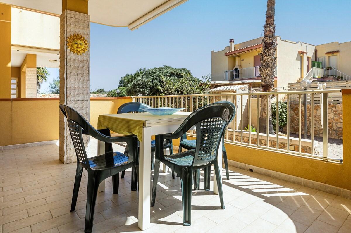 Brezza Marina - Lovely Flat with Veranda & Parking