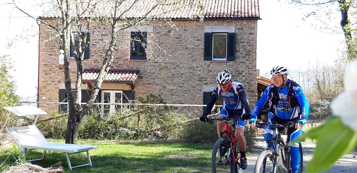 A Canevella
Casa Rosa 
appennino Tosco-Emiliano