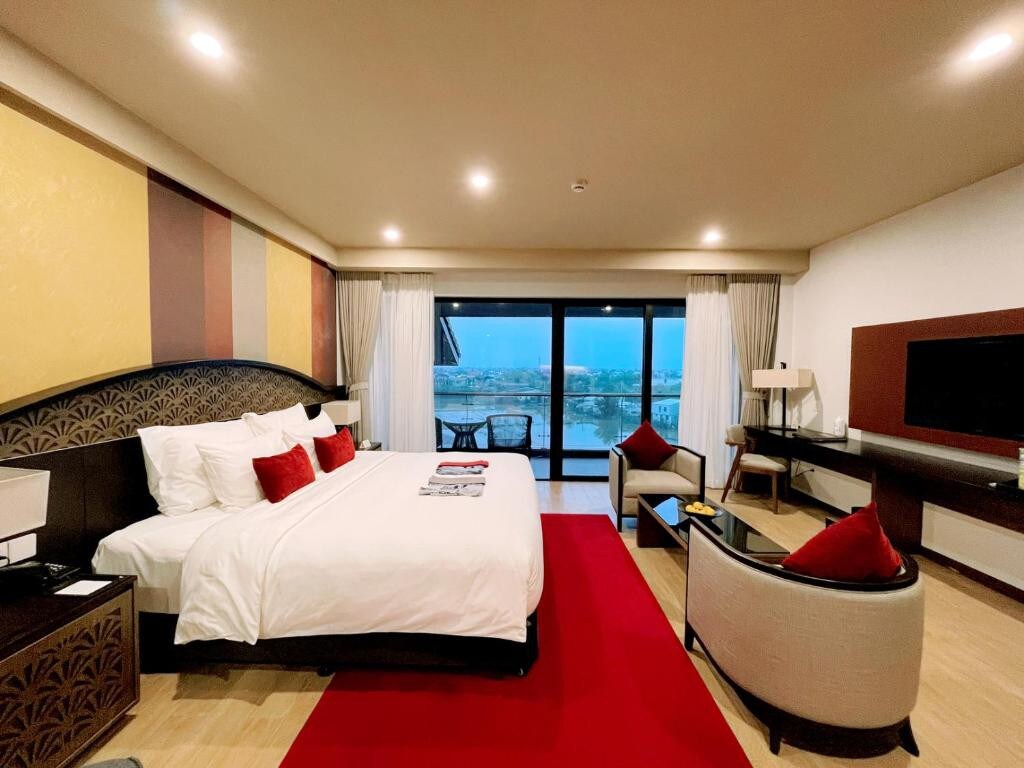 Premier Deluxe DBL Room