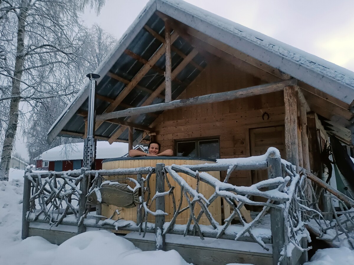 Rätan Huis met Sauna en Hottub