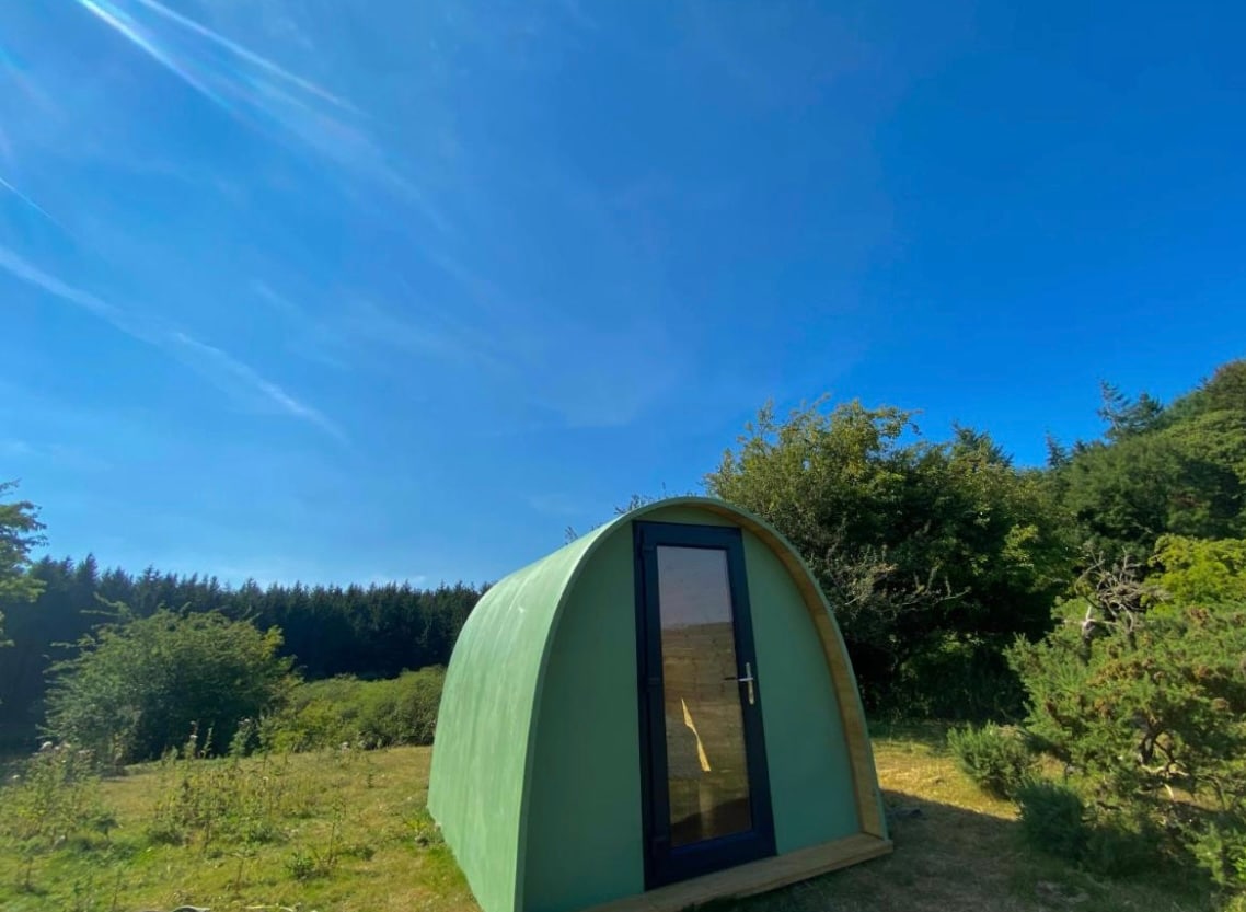 Private Lakeside Eco Pod