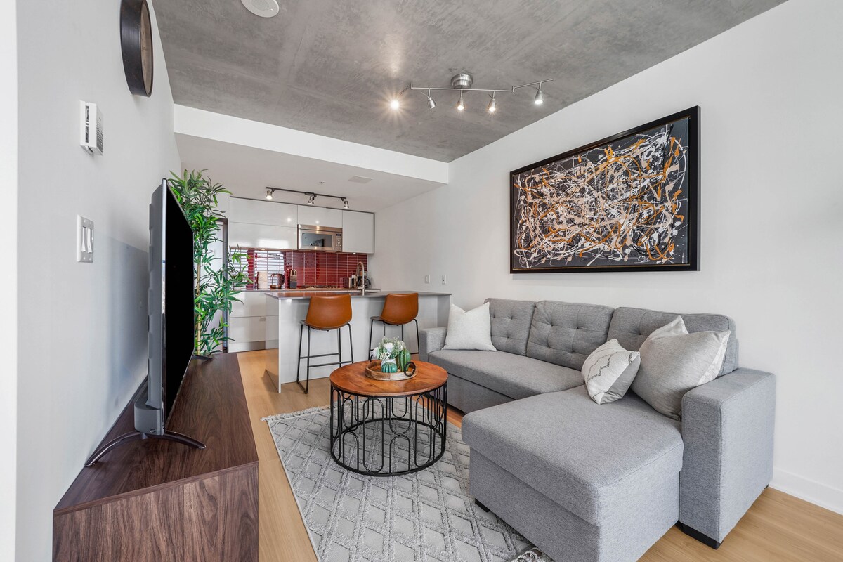 Stylish Condo Near Rogers Arena