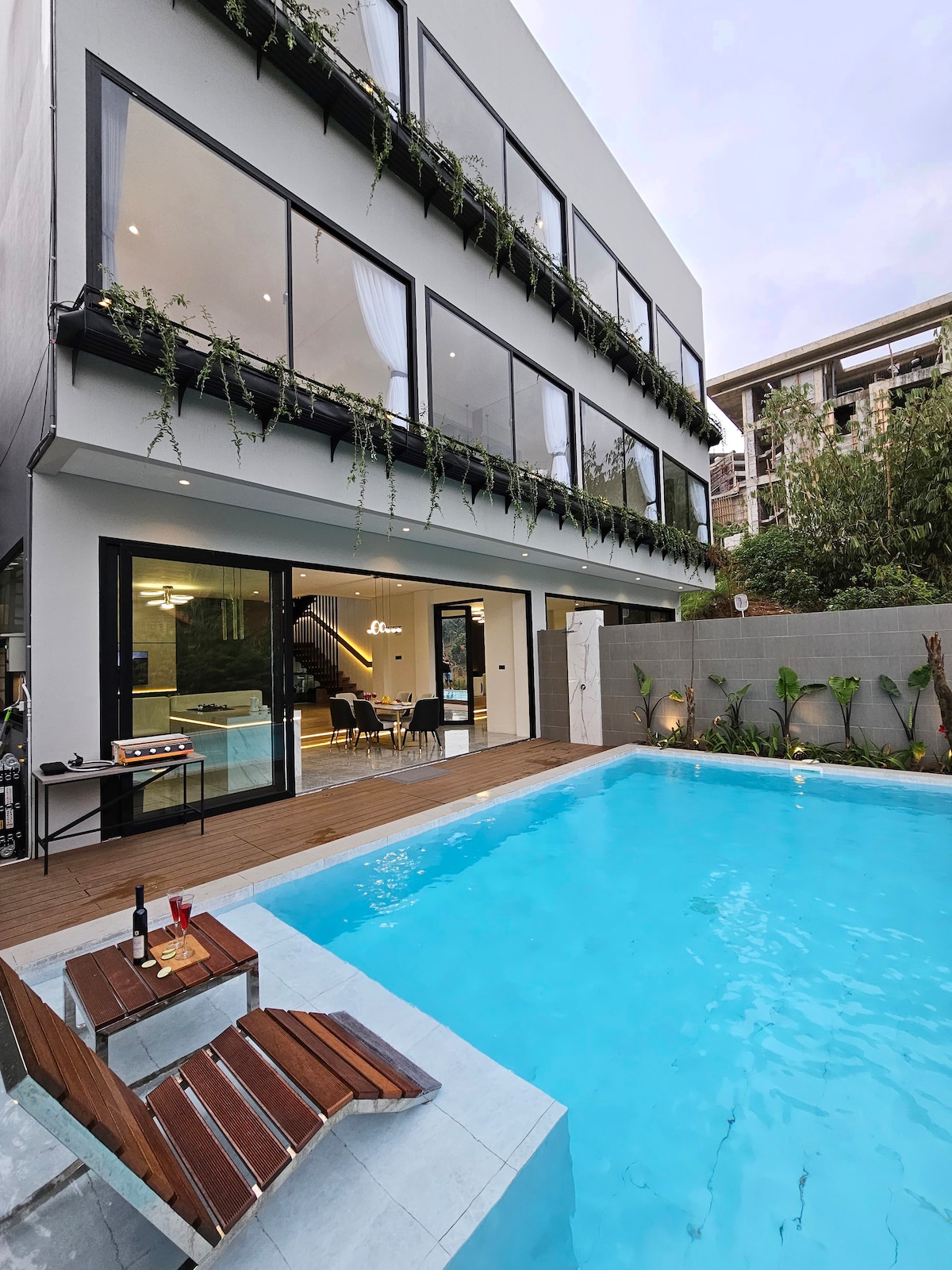 Luxury Villa Bandung Dago W Infinity Warm Pool