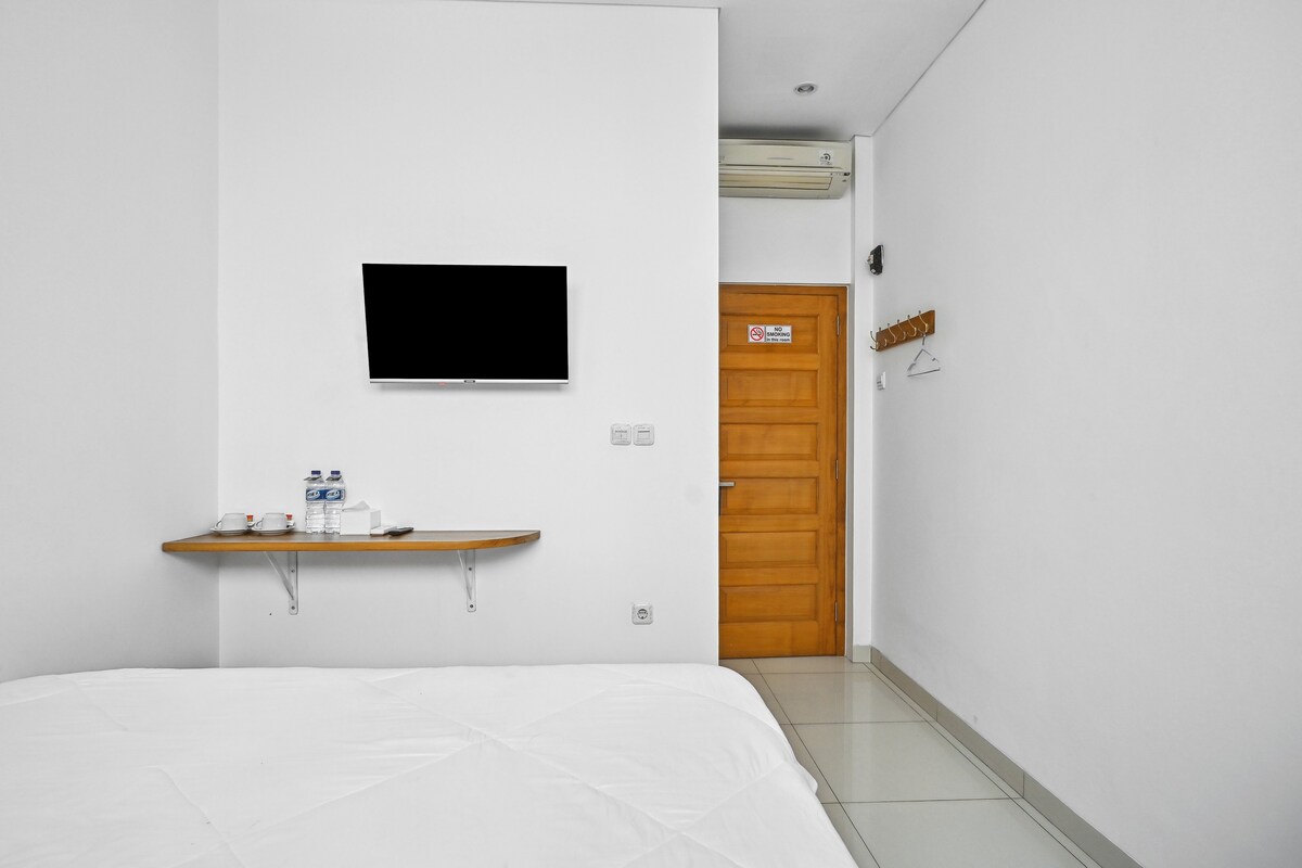 Cozy Superior Double Room @ Bangreng Inn Hotel