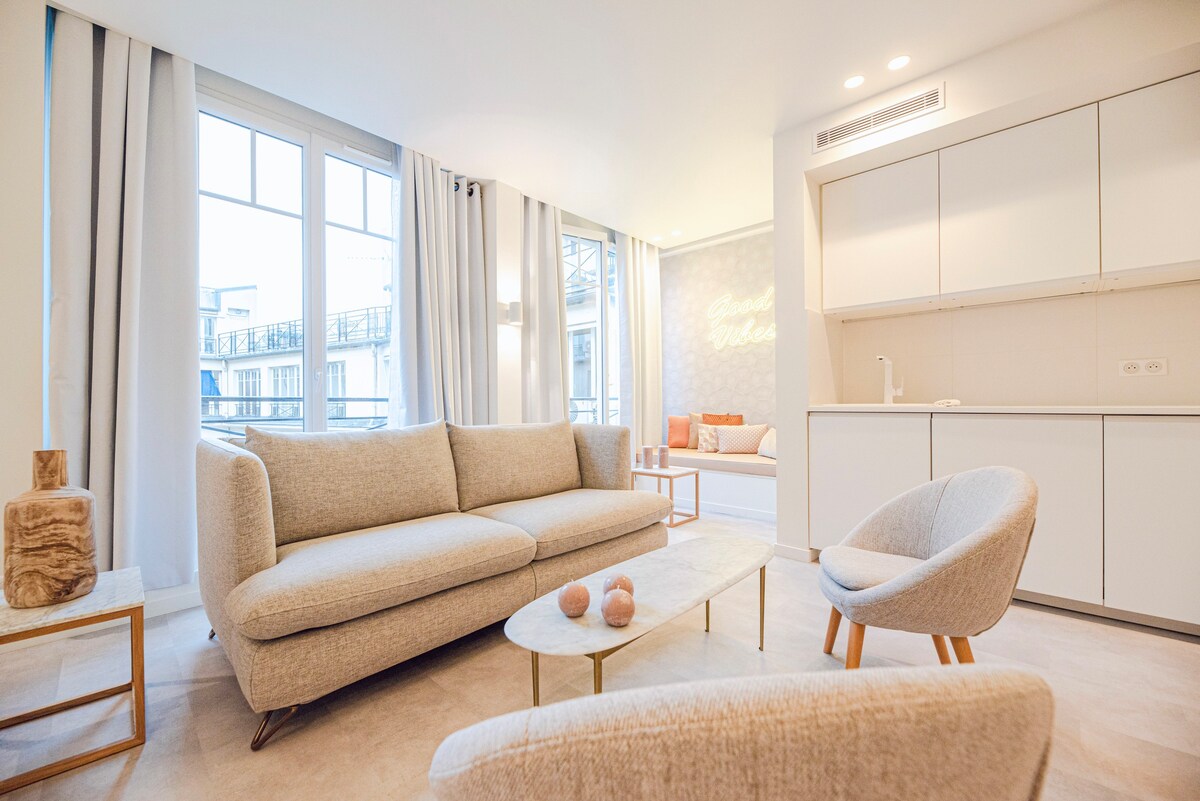 Have an Amazing Stay in an Elegant Flat near Opéra