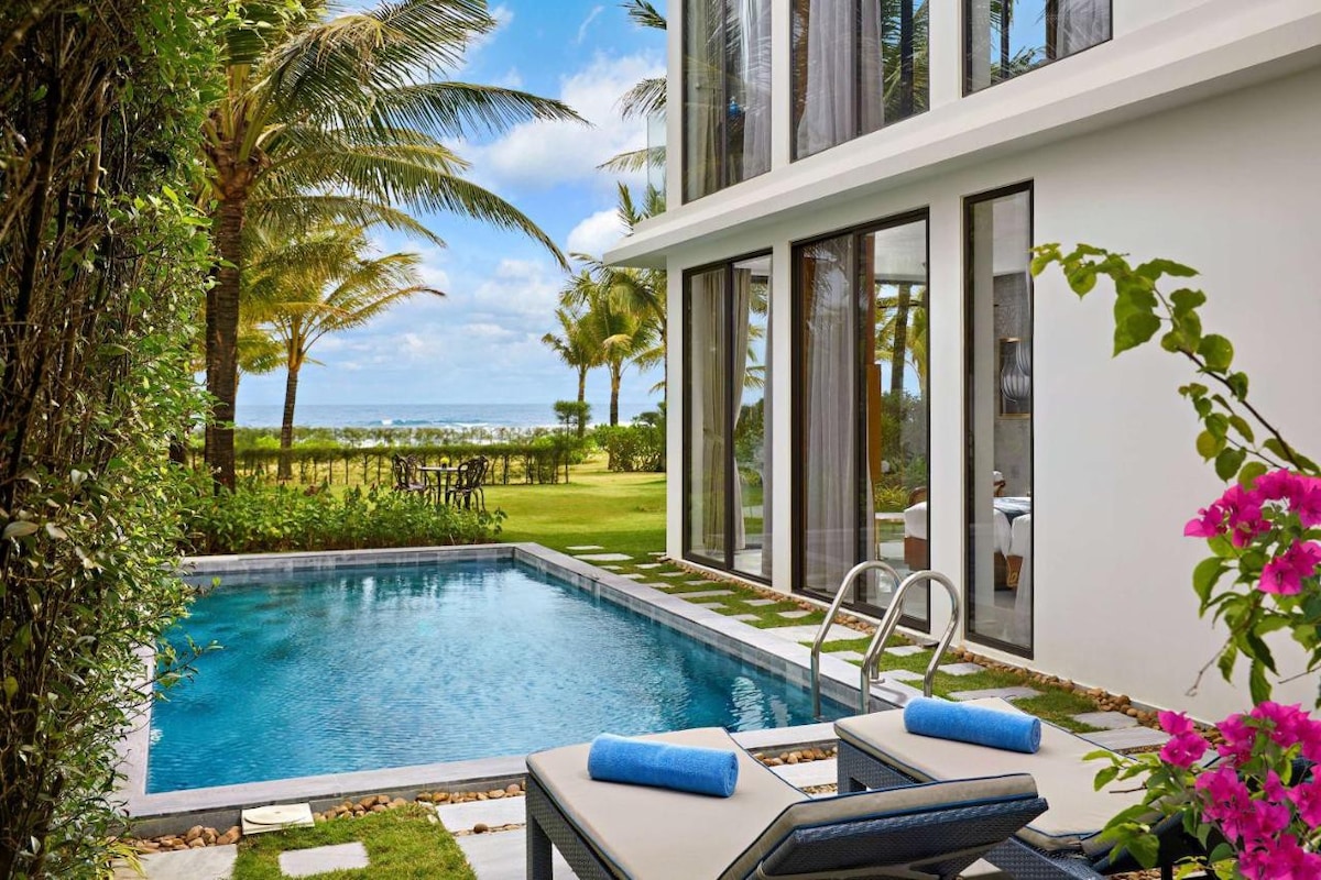 Beachfront Villa 3 Bedrooms @ Tropical Resort