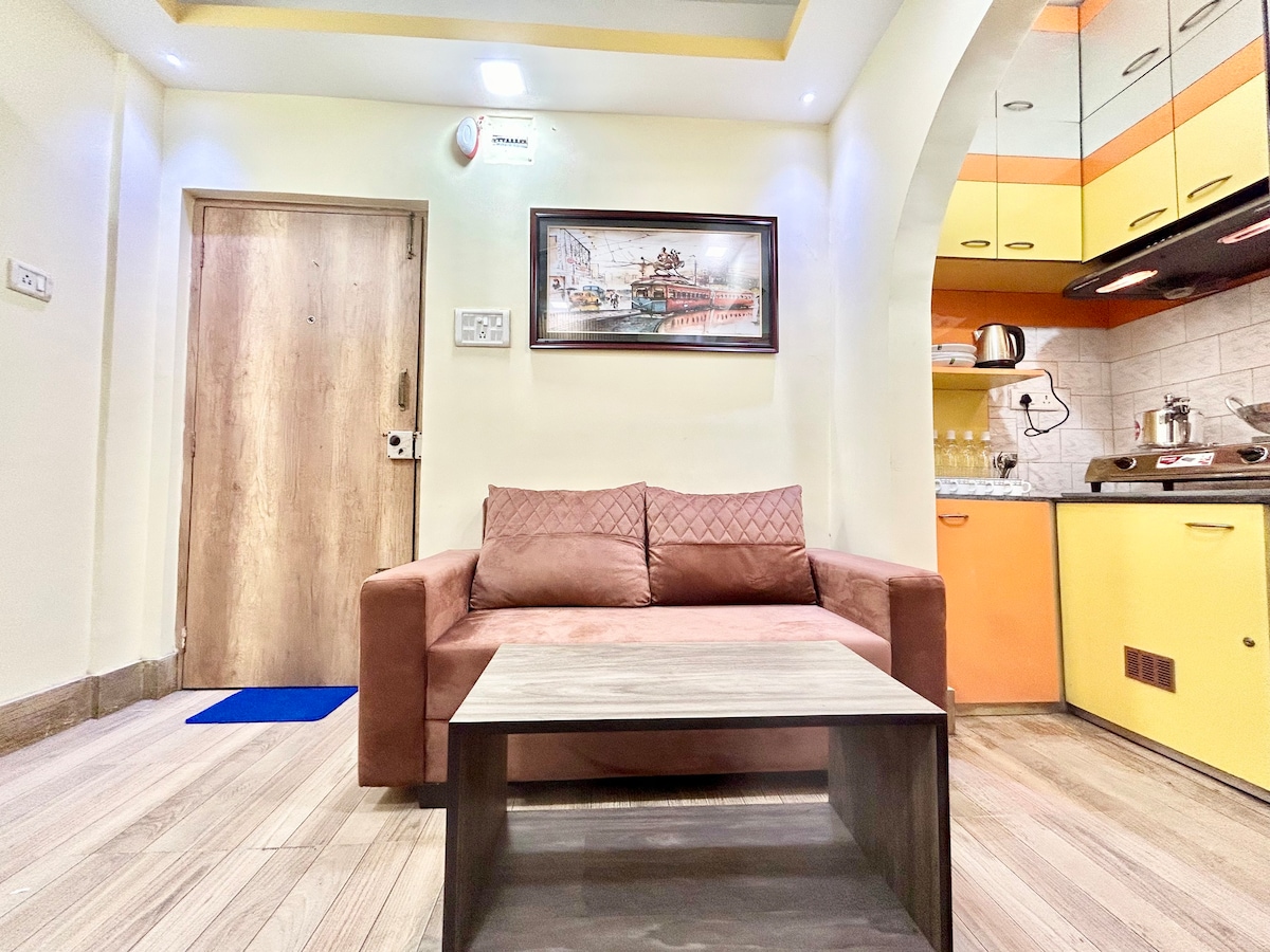 Stylish 1RK Serviced Apartment in Tollygunge