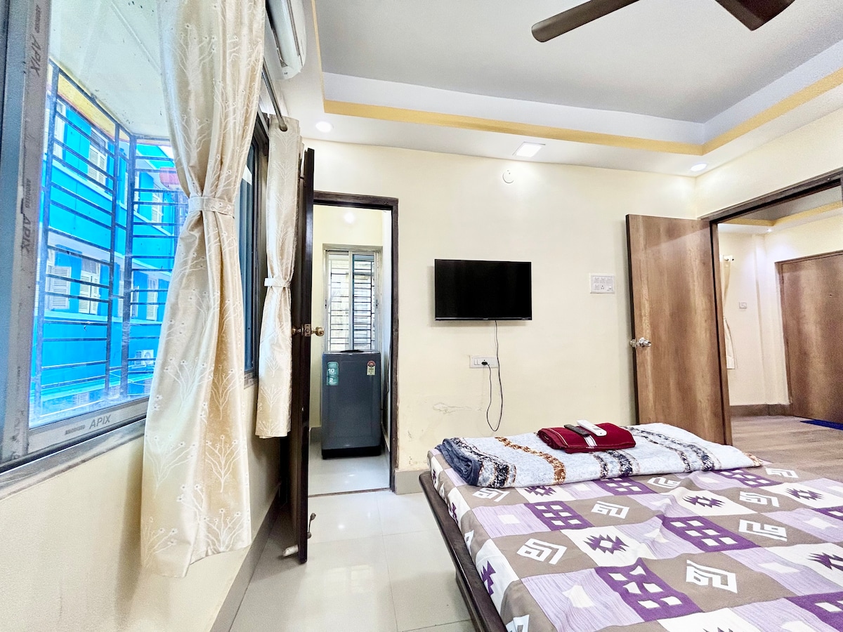 Stylish 1RK Serviced Apartment in Tollygunge