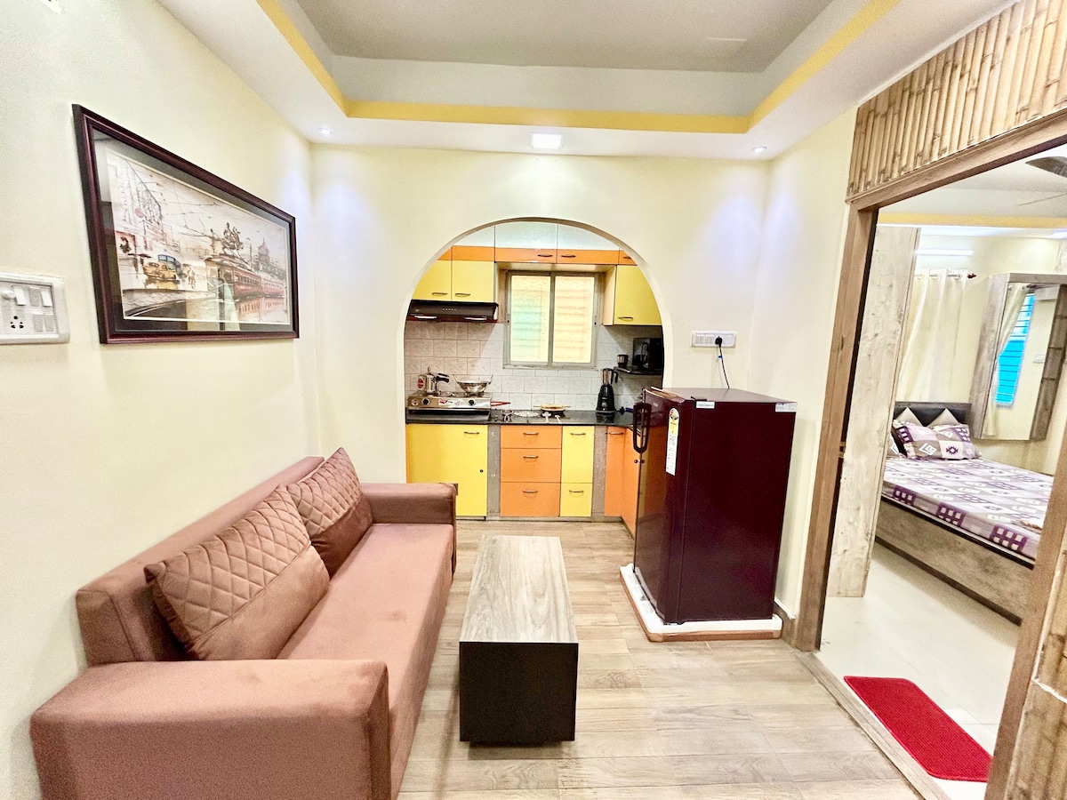 Stylish 1RK Serviced Apartment in Tollygunge