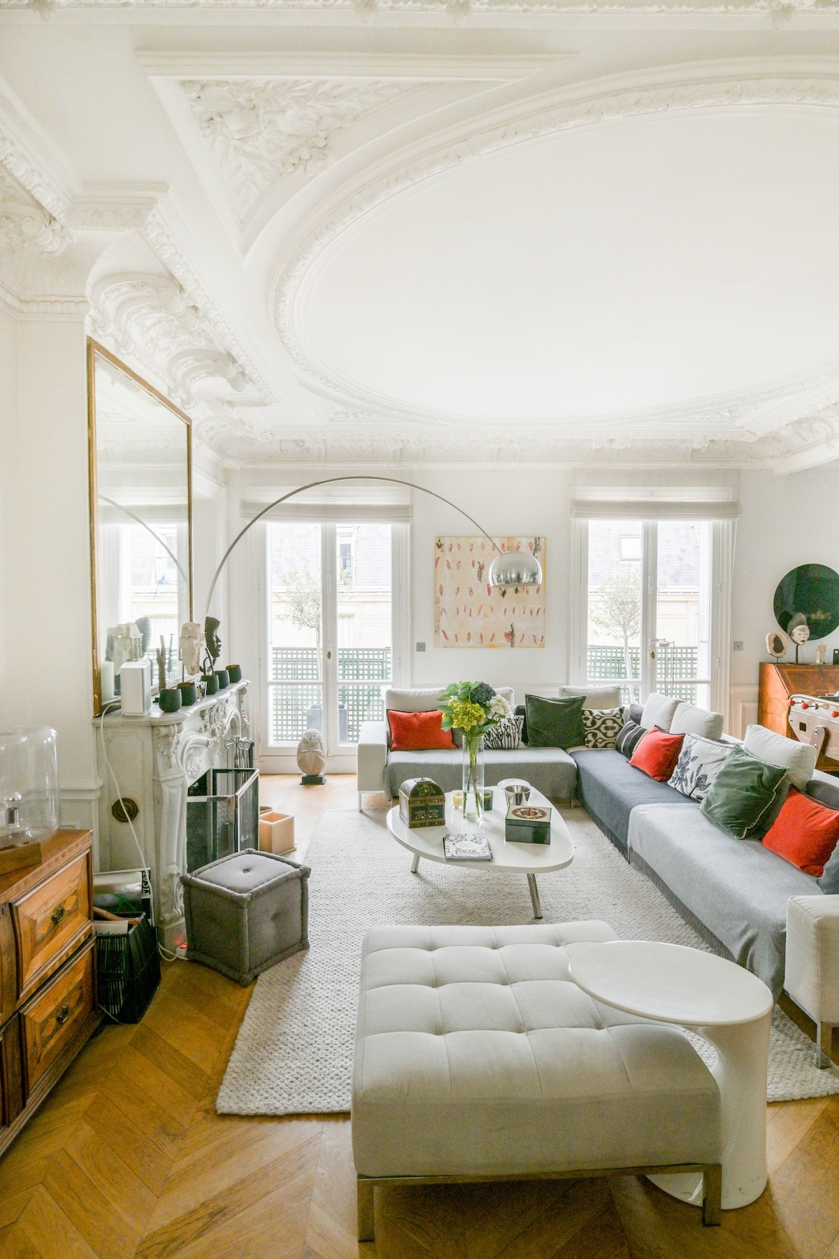 Park Monceau Vista: A Luxurious Parisian Duplex