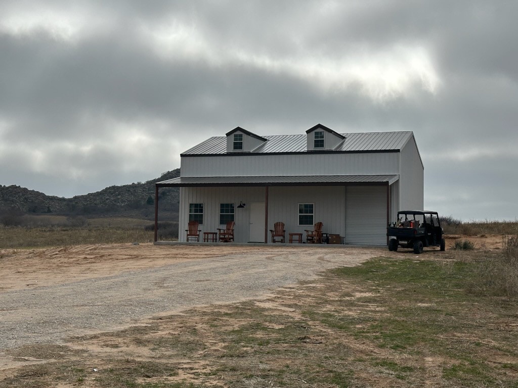 Barndominium Near Quartz Mount.