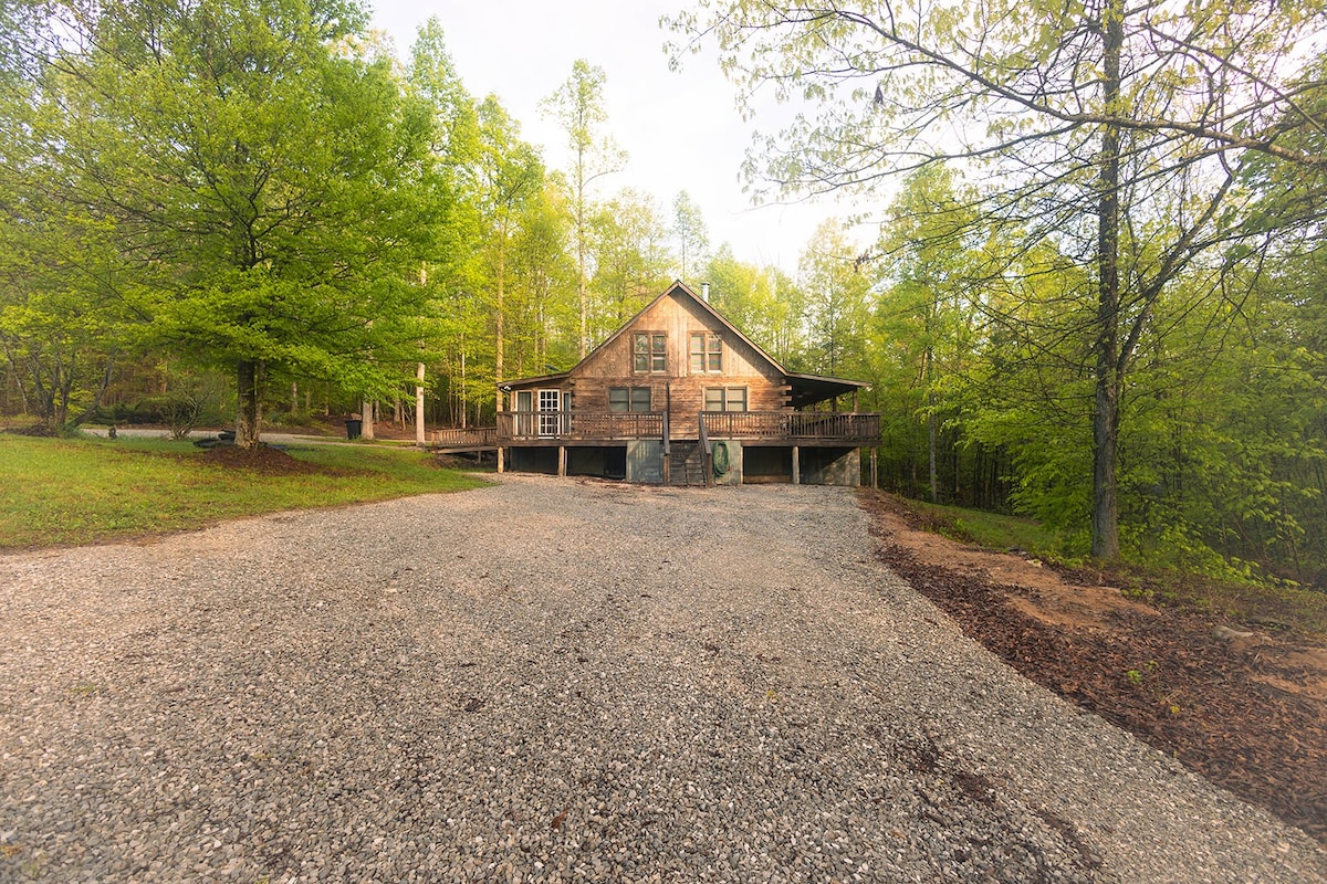 The Sugar Tree Hollow Cabin