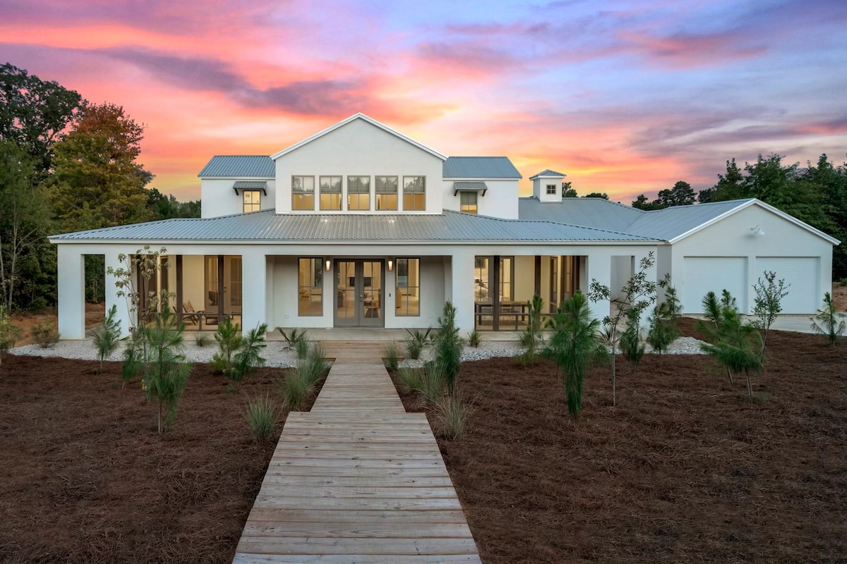 4BR luxe home with beach & pool