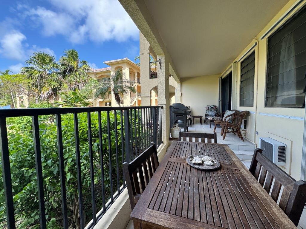 Island Oasis - Beachfront luxury condo