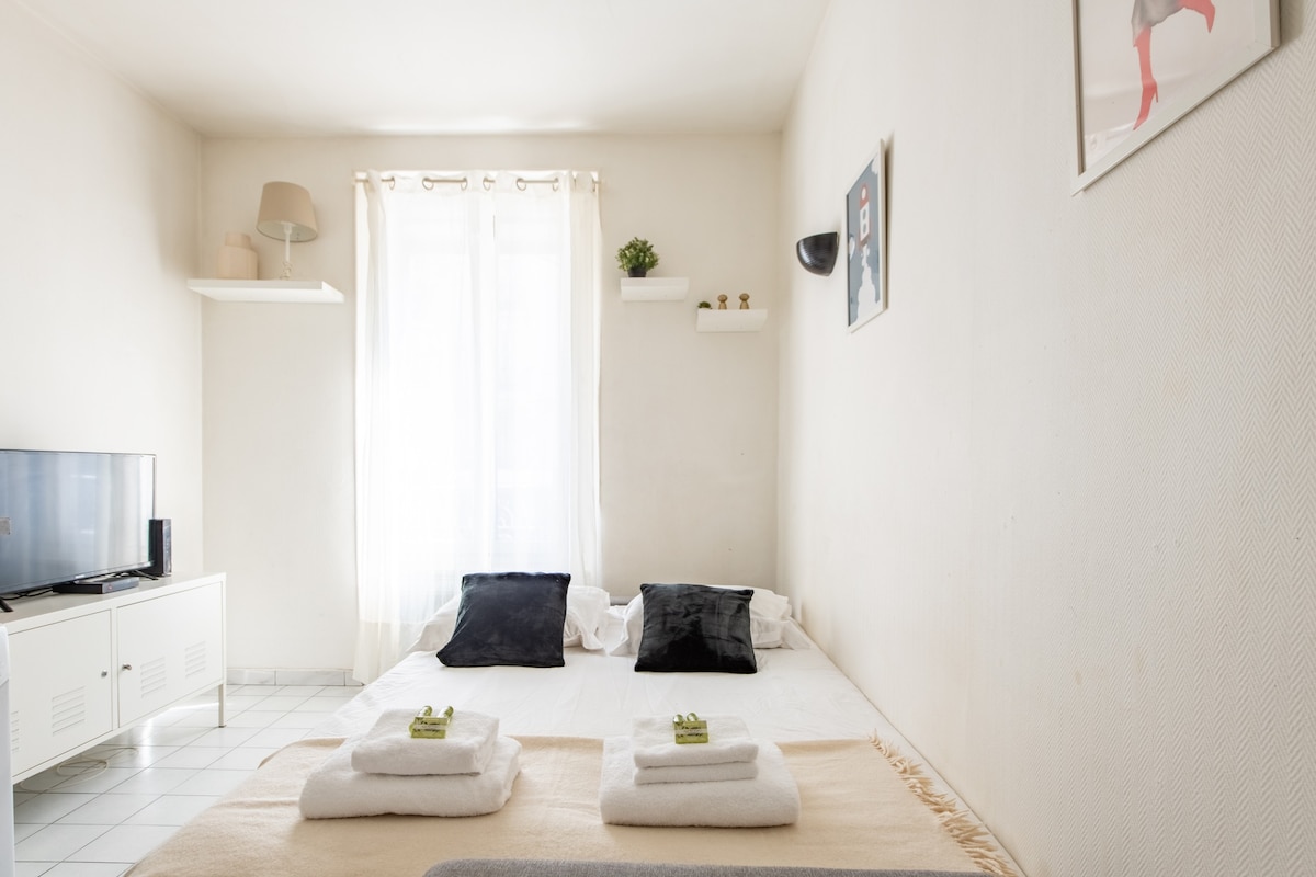 Montmartre | Ideal Location 1 min to Metro