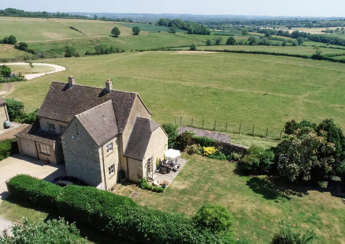 Idyllic Cotswold's cottage with unobstructed views