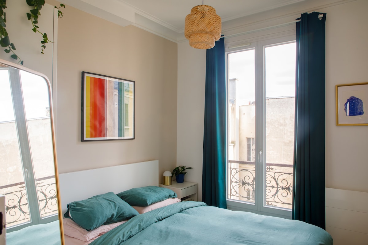 Vibrant 1BD Urban Retreat—Canal Saint-Martin