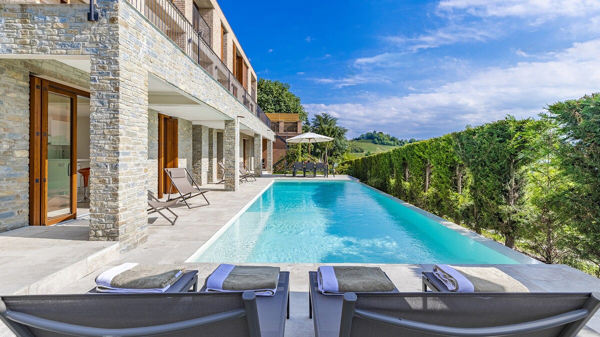 Fine contemporary villa with pool! - Villa Bianca