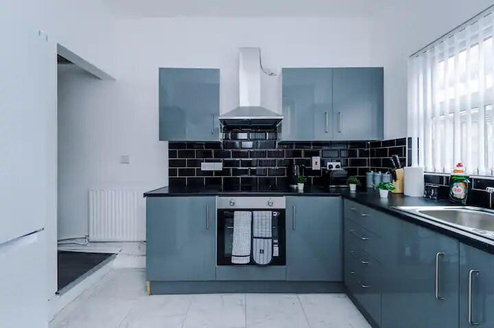 Stunning 4 Bed Home, Liverpool