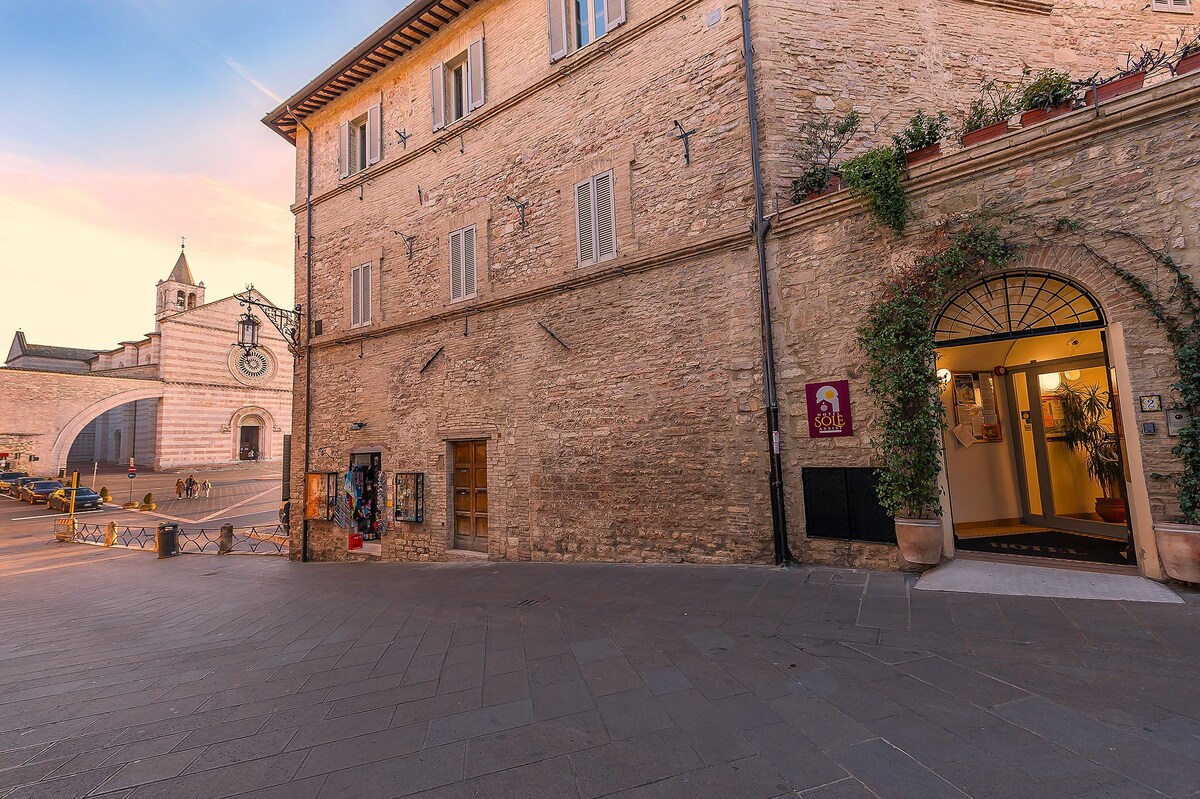Moderna camera tripla ad Assisi nel centro storico