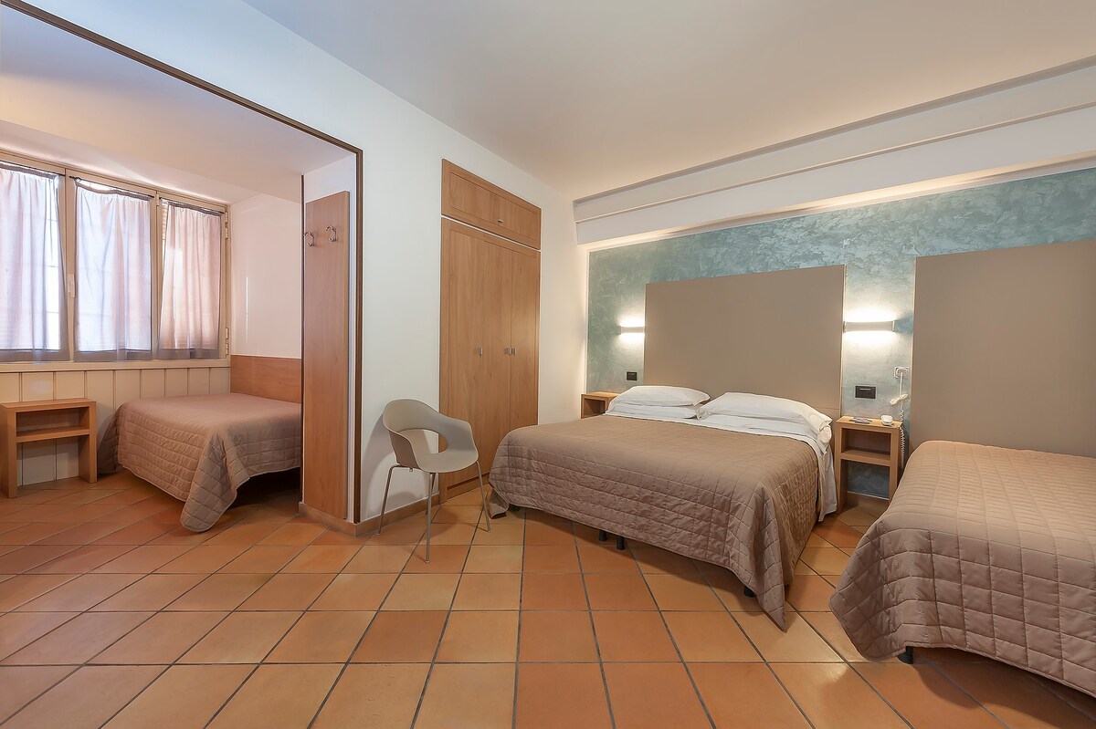 Camera quadrupla in hotel nel cuore di Assisi