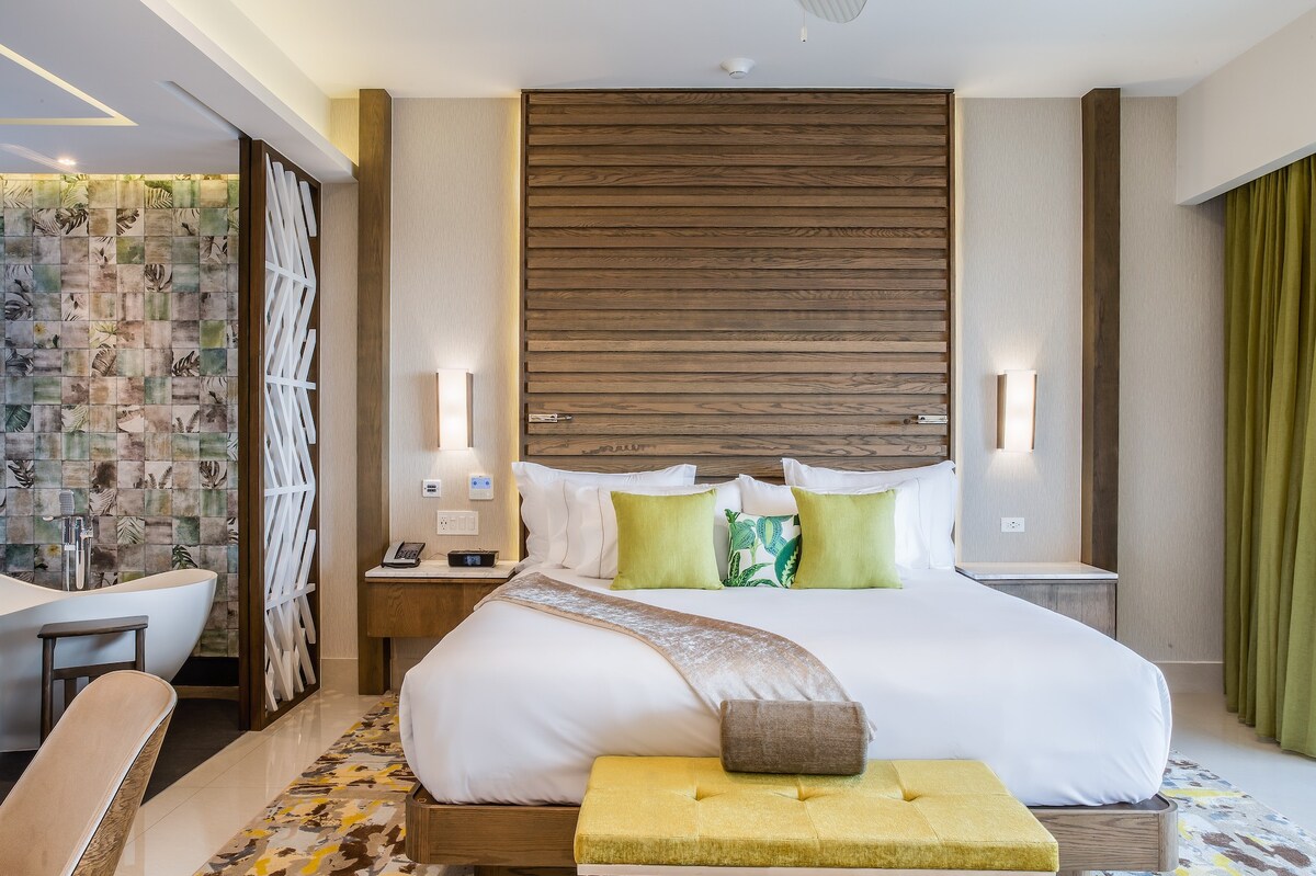 1 luxury bedroom in cancun