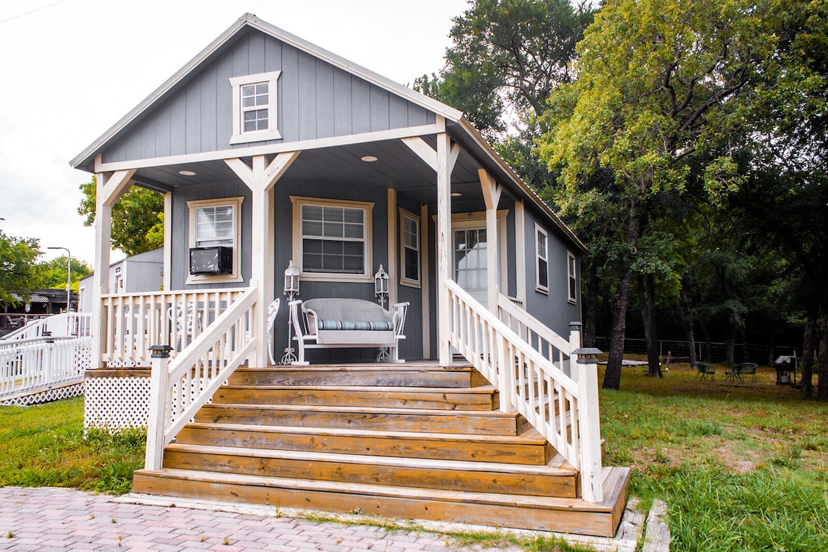 Waterfront Hideaway Ranch - Cabin 2