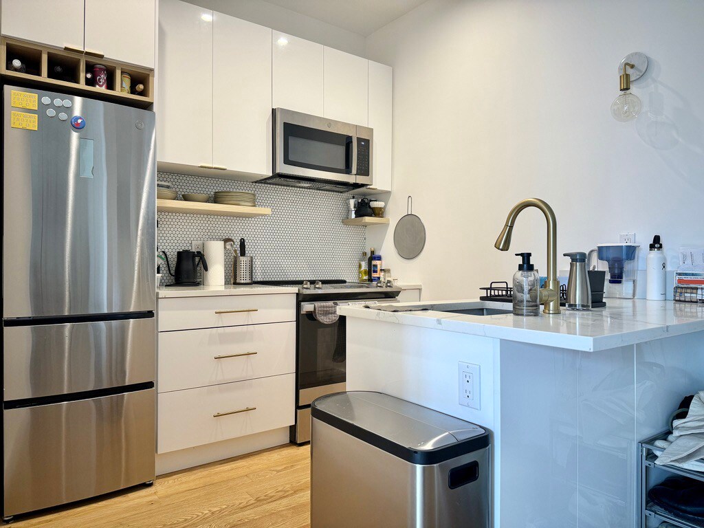 Sunlit 1BR Home w/ Private Patio in Greenpoint