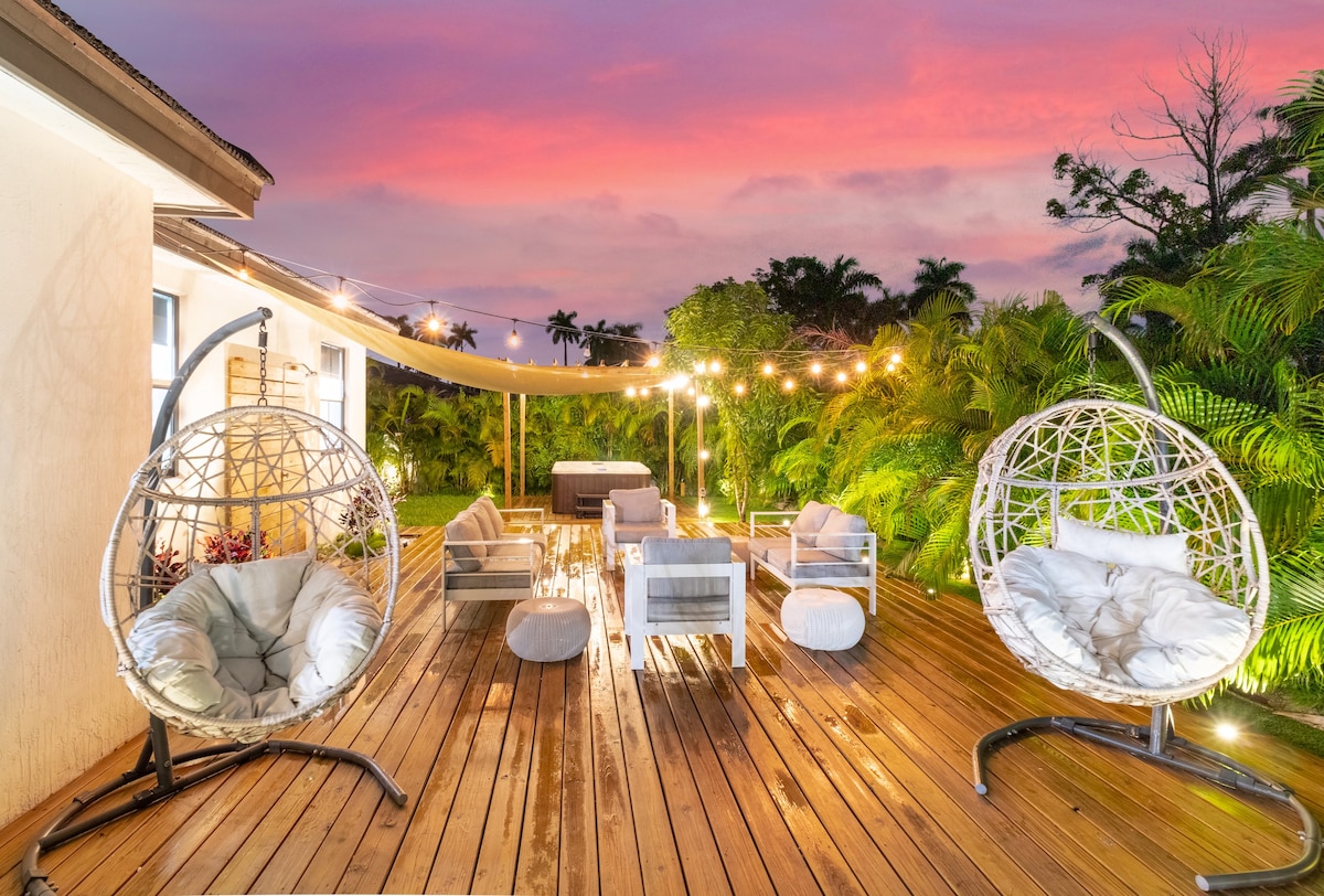 New Vibrant Villa | Pool | Jacuzzi | BBQ & Terrace