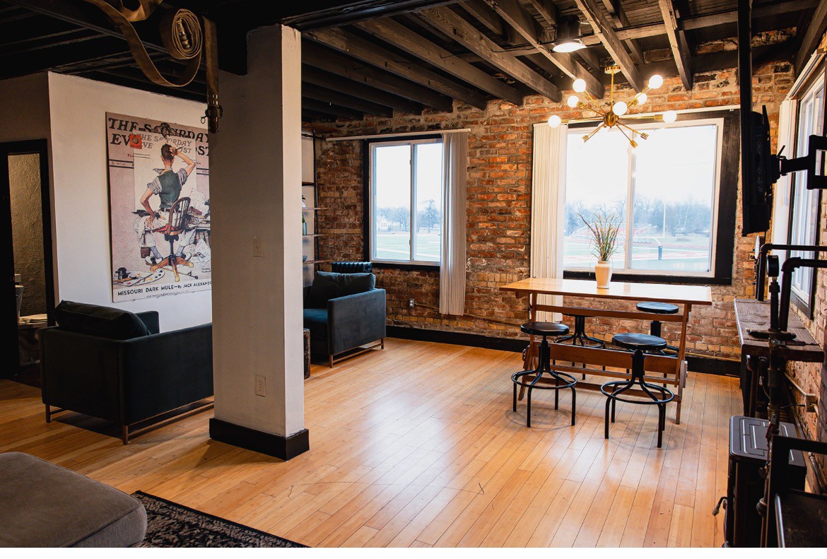 Spacious Loft | 3 Minutes to Downtown | Fast Wi-Fi