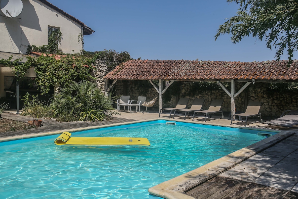 2 chambres d'hôte maison piscine